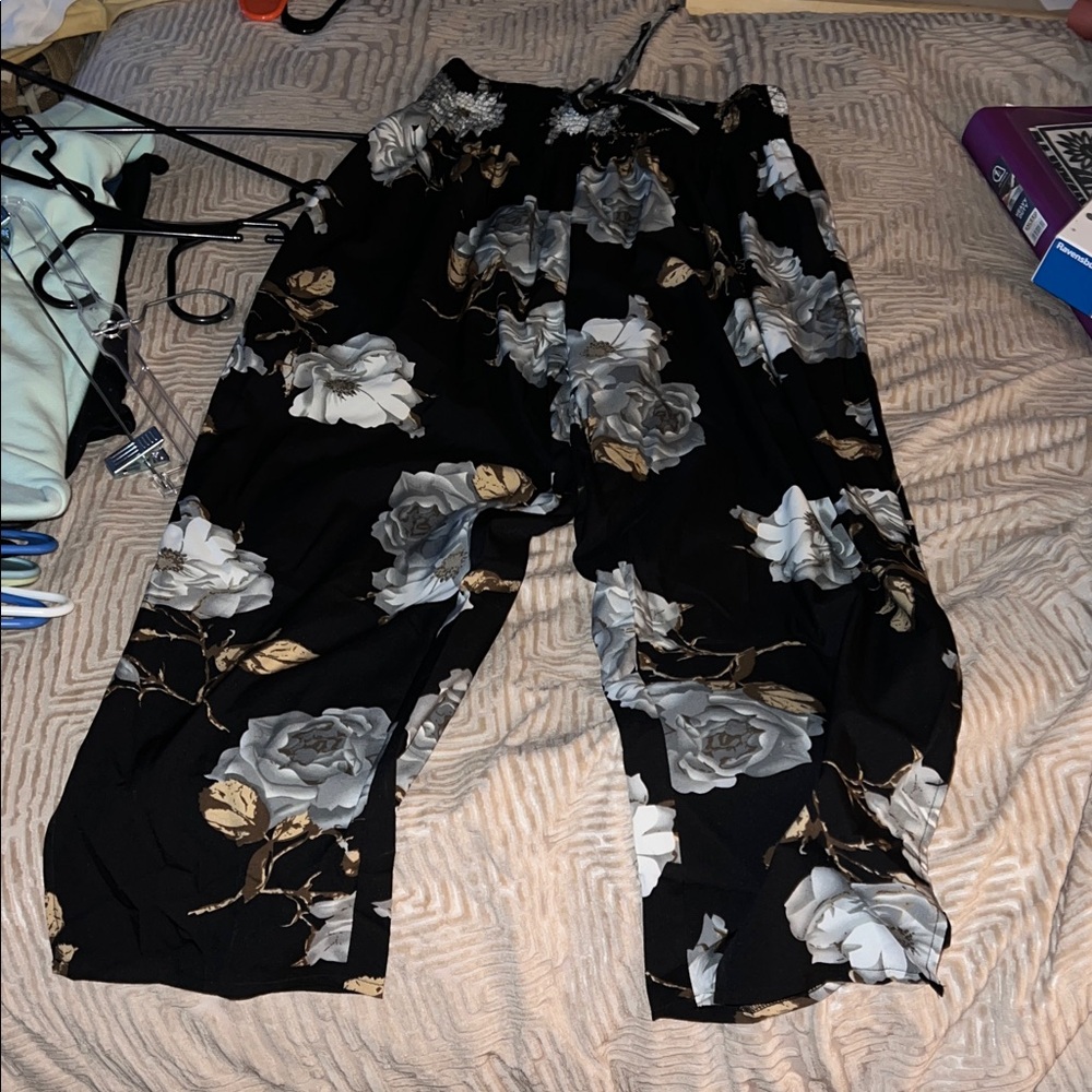 SHEIN Black and Gray Floral Wide Leg Pants #566